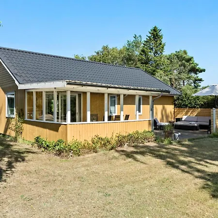 Ferienhaus Gorgeous In With Kitchen