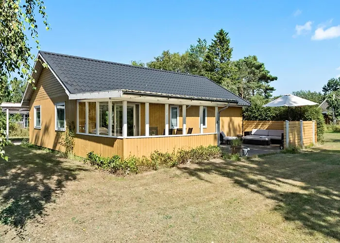 Ferienhaus Gorgeous In With Kitchen